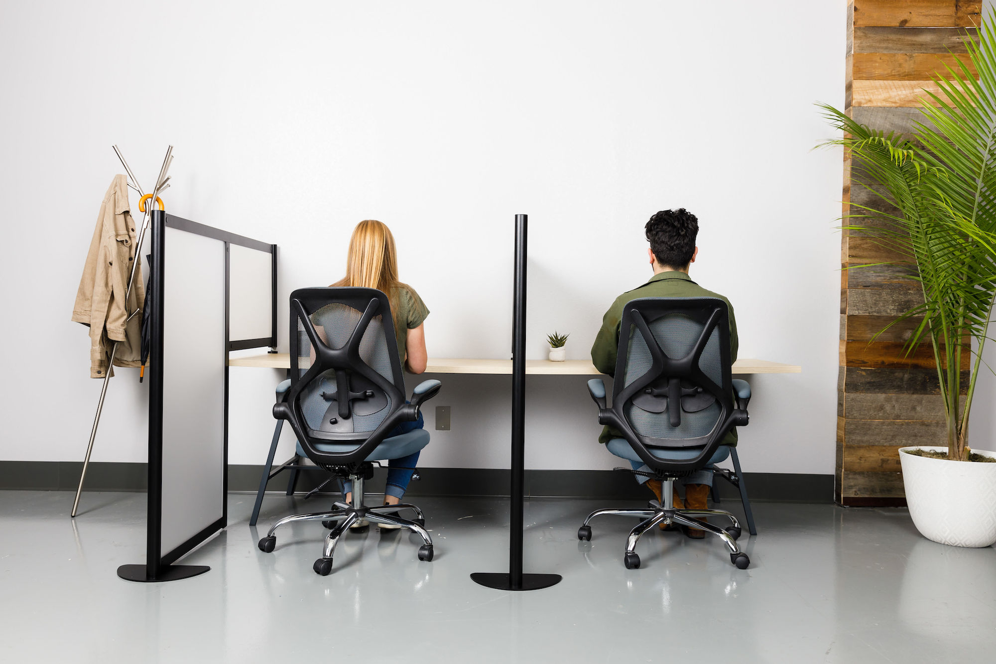 Why Desk Dividers Are Important For The Office Today Rightsize Facility